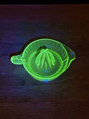 Vintage Vaseline Glass Green Uranium Citrus Reamer Juicer Handled Depression